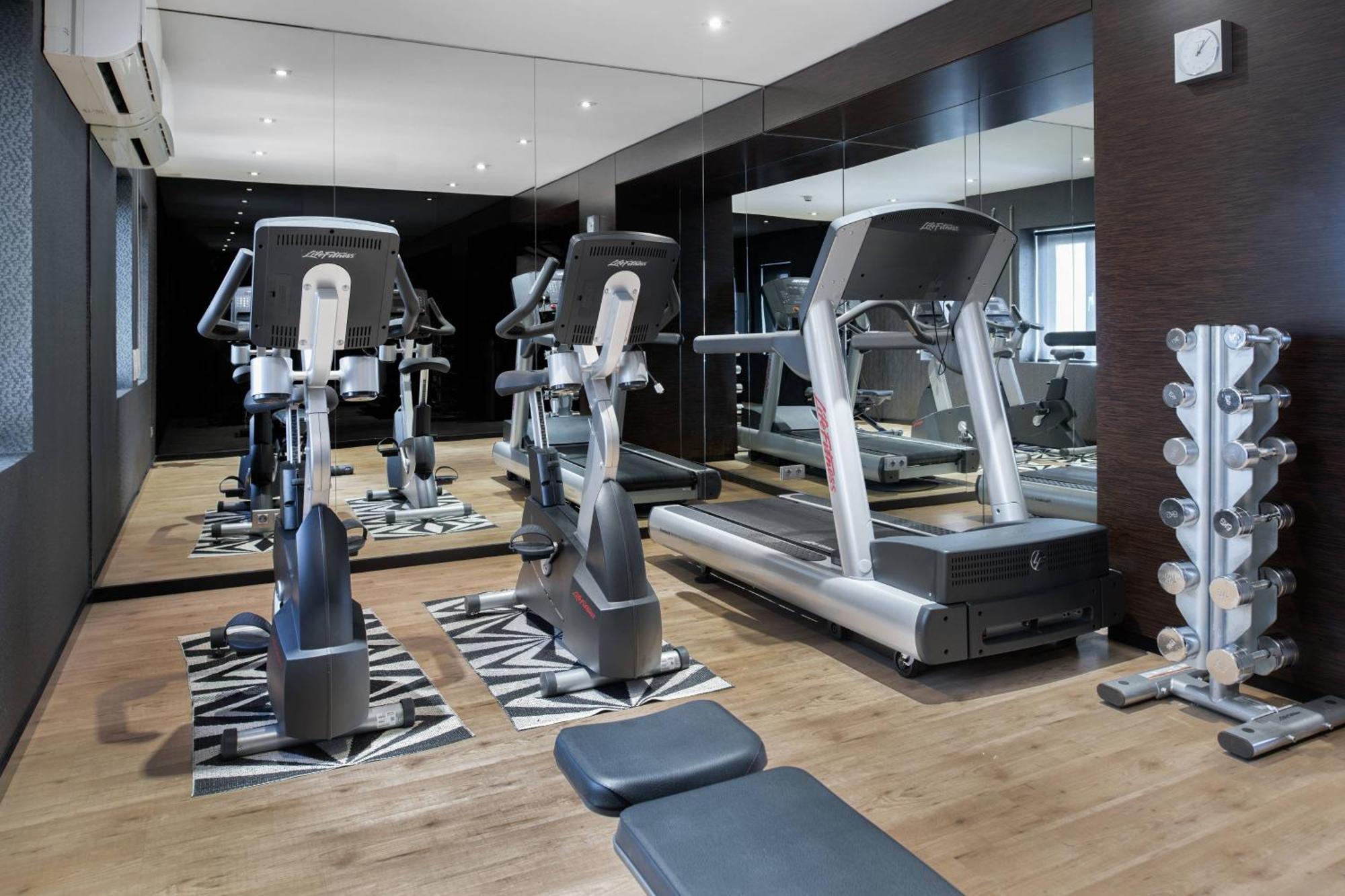 Hotel Ac Carlton 4*